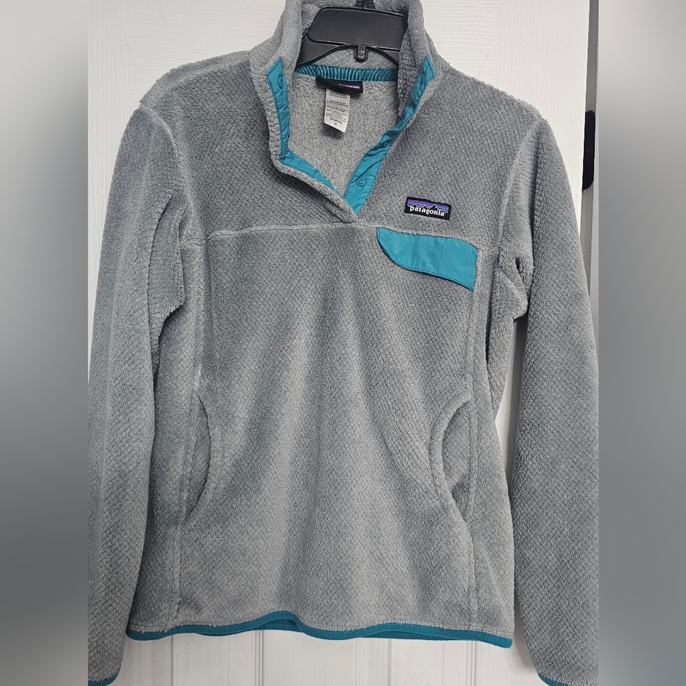 Patagonia Gray Fleece with Blue Accents Women Size Medium